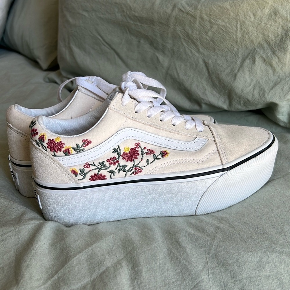 Embroidered Platform Vans